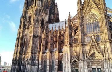 DOMspitzen-BLICK, cooles 2 Zimmer Apt mit Indoor-Swimmingpool auf dem Dach, Küche und Smart-TV - Foto 36