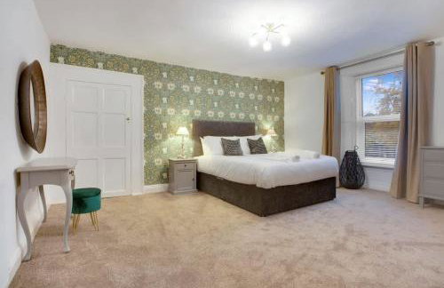 NEW! Luxurious Cottage in Durham by Stay With Us, Ideal for Large Groups & Families, Hot Tub, Sleeps 10! - Foto 26