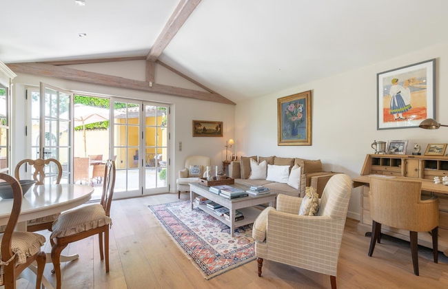 Provencal in a Height Overlooking Greenery - Foto 7