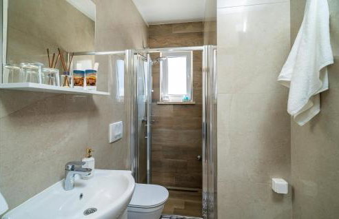 1 Bedroom Nice Apartment In Mokosica - Foto 27