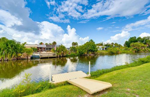Canal-Front Retreat w/ Heated Pool & Hot Tub! - Foto 2