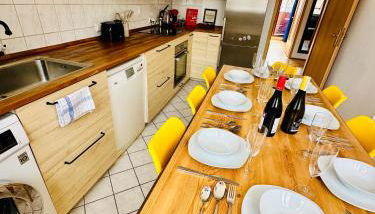 Massive Karli Loft - over 130 meters floor space - home theater room - 4 private sleeping areas - best location in Leipzig - Foto 4, stove, dishwasher