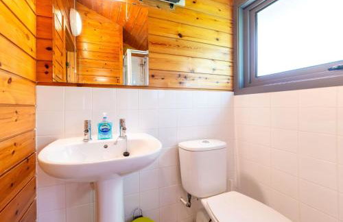 Chalet Lodge 3 Hot Tub by Interhome - Foto 16