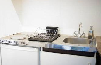 Charming studio overlooking a beautiful garden - Foto 8