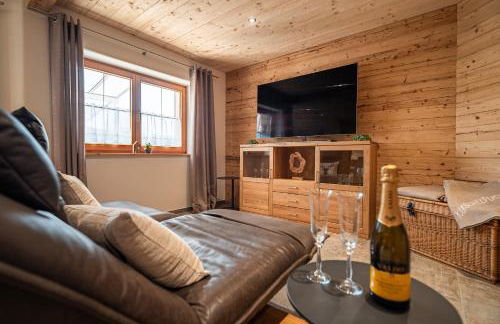 Luxus Chalet im Allgäu - Zirbenholz Schlafzimmer - Terrasse mit Bergblick - Infrarotkabine - Foto 23