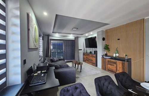 Villa Joy with Pool,Jacuzzi,E Auto Station - Foto 34