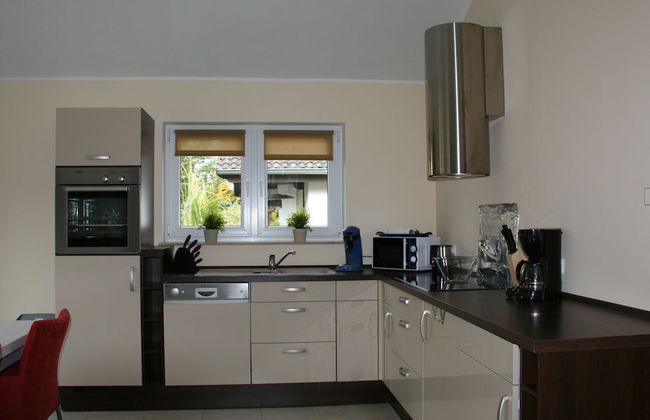 Bungalow in Eifel Near Forest and Mountains - Foto 6