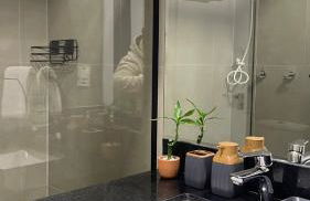 Charming Loft Studio Apartment in Poa com Garden - Foto 52