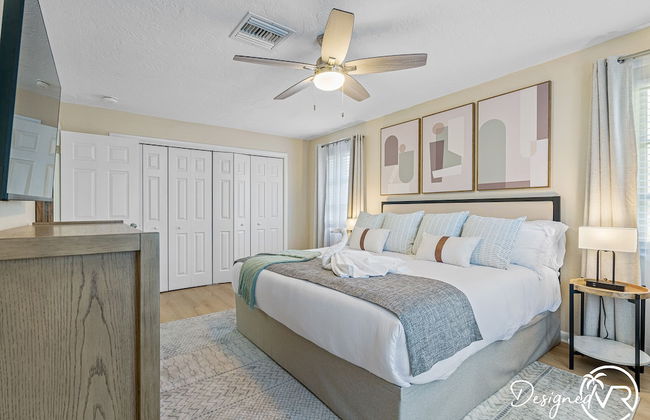 8 BR Heated Pool & Soccer Field - Photo 4