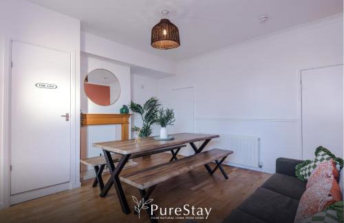 BIG House for Business Stays in Barnsley with 6-bedrooms & 8 Beds by PureStay - Foto 15