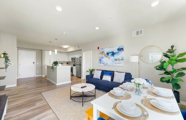 Chic Apt w Jacuzzi Pool BBQ Mountain Views - Foto 53