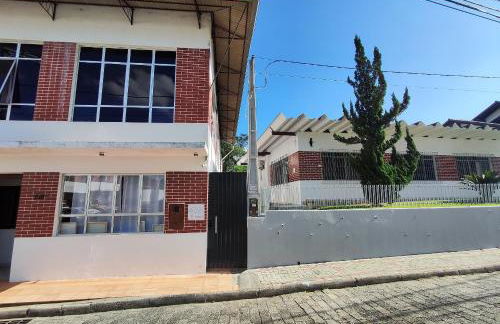 VILLA BILAC - Amplos Studios próximos à Vila Germânica - Photo 3