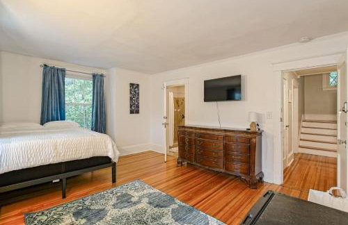 Massive 6 bedroom home with a Pool - Foto 49