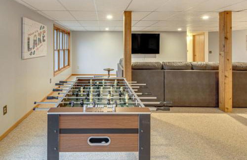 Private Lakefront Home with Game Room in Aurora! - Foto 12