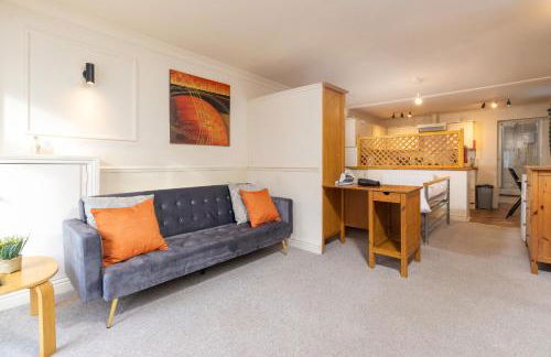 Cozy Studio Apartment Kenilworth, Free Parking, WIFI, Smart TV - Foto 18