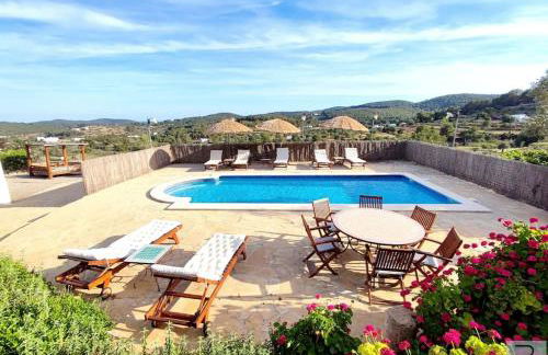 Casa Can Lluc con piscina, jardín y vista al campo - Foto 2