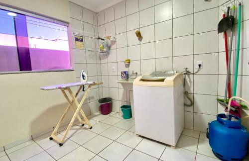 Apto espaçoso no Centro, térreo com 2 Quartos de Casal ArCond WiFi 500megas HomeOfice Cozinha e Garagem - Foto 16