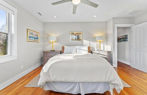 Modern Family Home Walkable to Town - Foto 24