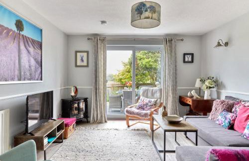 Cinque Ports Snug by Coaste - mins from Sea & Golf Course - Foto 2