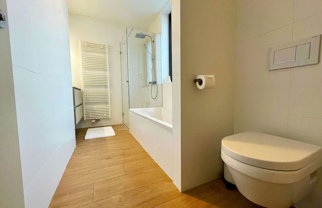 Modern 2BR Penthouse Near Diamond District by Oneluxstay - Foto 57