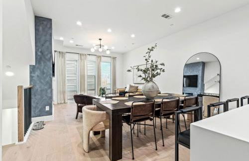 New Modern Dallas Skyline Rooftop Firepit and a Garage - Foto 4