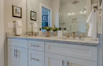 Luxury 3 Bed Close to Downtown - Foto 31