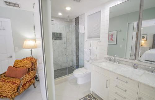 Beautiful Home - Oasis Backyard with Heat Pool - Foto 22