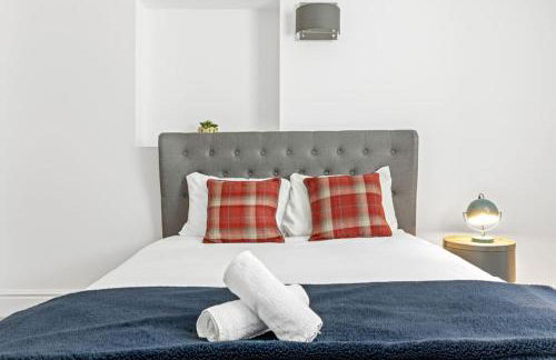 Luxurious 3 Bedroom Apartment in Park Estate - Photo 12