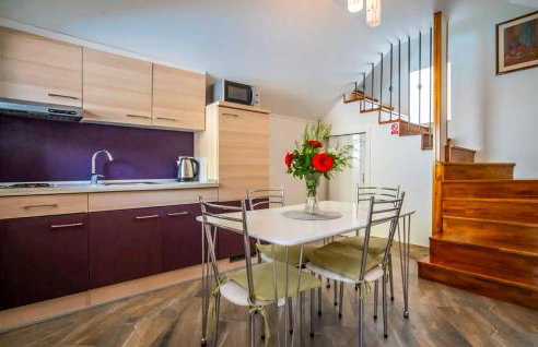 2 Bedroom Gorgeous Apartment In Veli Brgud - Photo 11