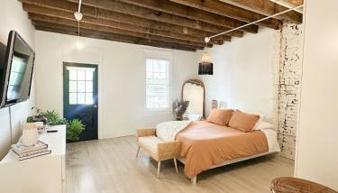 Retreat with Parking Sleeps 6 - Foto 3