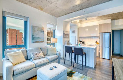 Modern Apt In Kendall Square - Photo 1