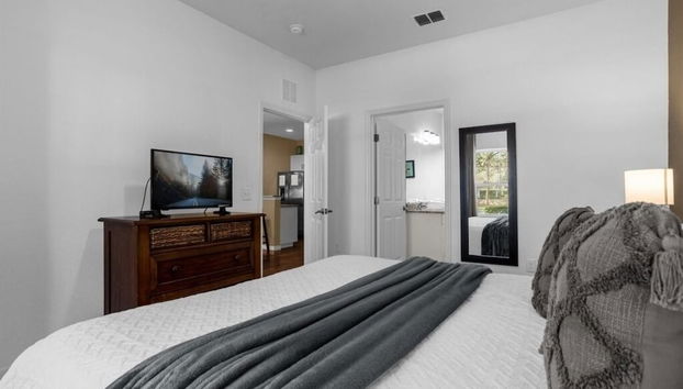 3 Bedrooms S / Lucaya Village Townhouse by RedAwning - Foto 3, Zimmer