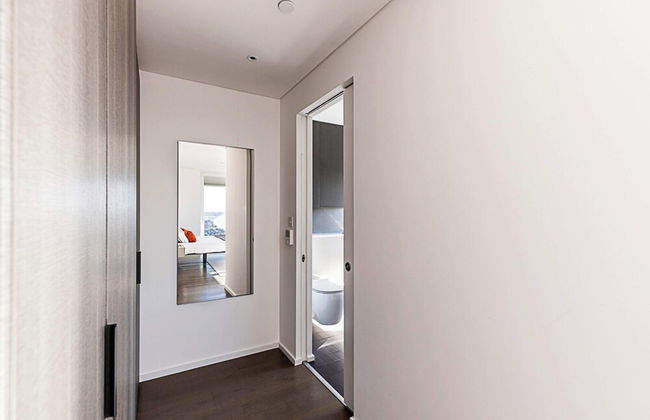 Luxurious 3-bed Sky-high Battersea Gem - Foto 22