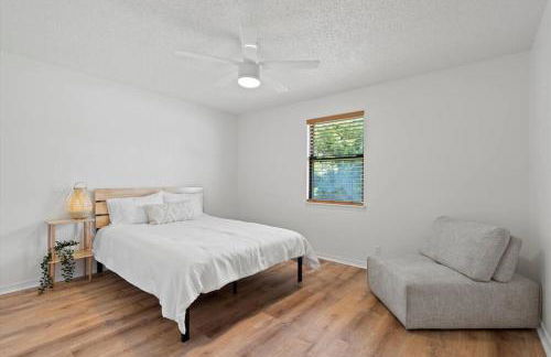 Spacious Home Near Beach, Large Yard, Game Room and Dog Friendly - Foto 22