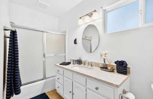 Prime Manhattan Beach 2BR Walk to Beach with Parking - Foto 9