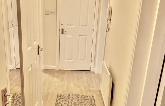 Impeccable 2-bed Apartment in London - Foto 30