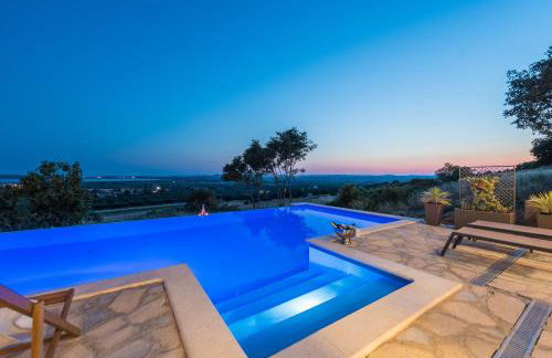 Stone Villa Cara d Oro - Heated Infinity Pool & Views - Photo 22