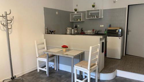 Studio indépendant dans maison de ville, au calme - Foto 3, pet friendly, toaster, minibar