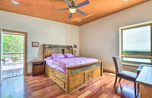 Lakefront Country Home with Waterslide and Trampoline! - Foto 19