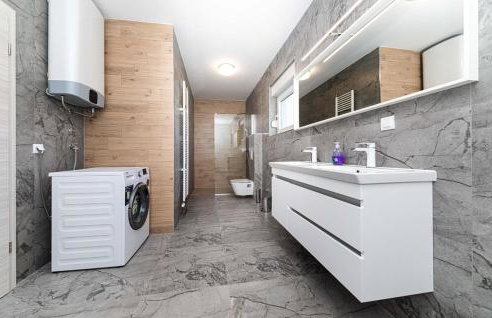 Villa Hirundinidae - Photo 35