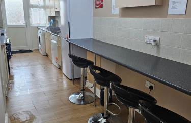 Orpington North Townhouse - Photo 17