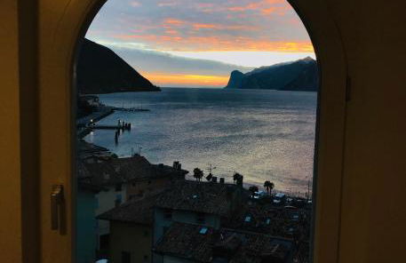 Wind Rose Apartments 2 - Photo 1