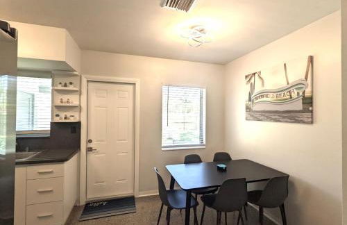 Paradise Awaits! Beach, King Bed, Private Yard & Workspace - Photo 12