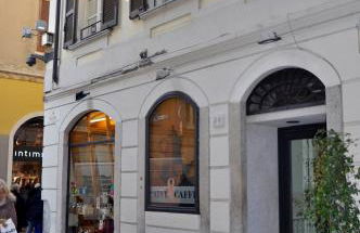 CHARMING COMO - Apartment downtown in the pedestrian area with 2 double bedrooms and 2 complete bathrooms a spacious living room and full equipped kitchen - Foto 20