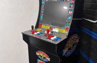 Ankenys Best Hot tub Theatre Room Game Room - Foto 53