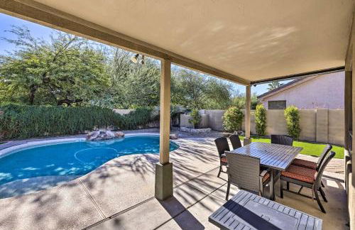 Tee Off, Relax Poolside! Family Home in Scottsdale - Foto 25