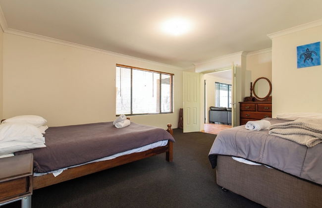 Relax and Unwind at Heavenly Hideaway - Photo 4