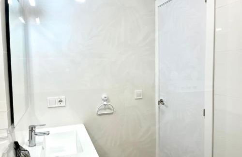 Modern and central independent apartment - Photo 12