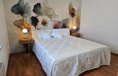 Exklusive Ferienwohnung Bad Salzschlirf - direkt am Waldrand - großer Garten kompett umzäunt - Hunde willkommen - 2 private Stellplätze - Foto 3