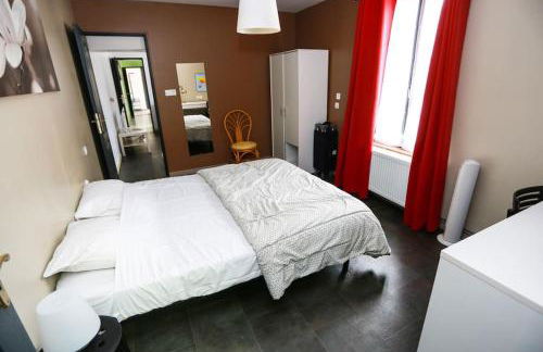 F3 80 m2 Longére plain pied au centre auxonne. - Foto 4